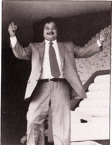 Prem Rawat (Maharaji) Dancing On Stage 1979