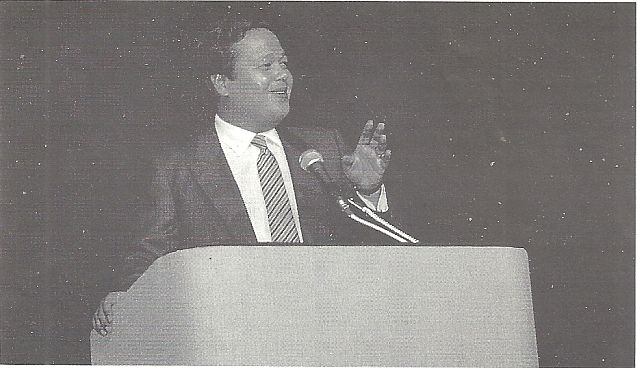 Maharaji at the Birmingham dinner. in 1986