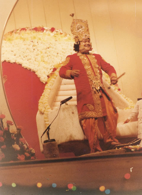 The Young Satguru Maharaji (Prem Rawat) Dressed as Krishna Accepts Pranam