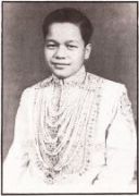 Maharaji Teaches That There Is Only One Perfect Master