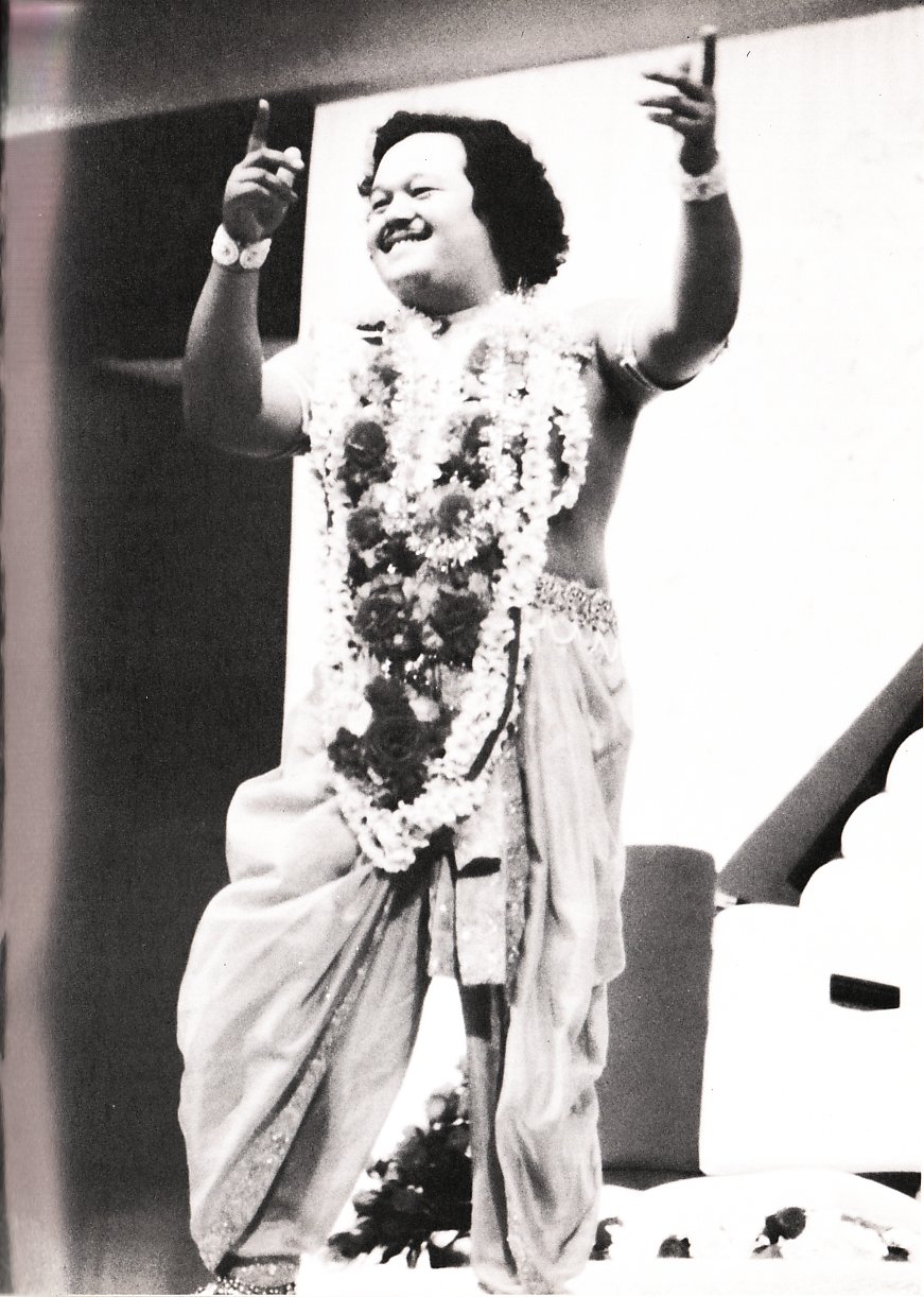 Prem Rawat (Maharaji) Dancing Onstage Dressed As Krishna 1980