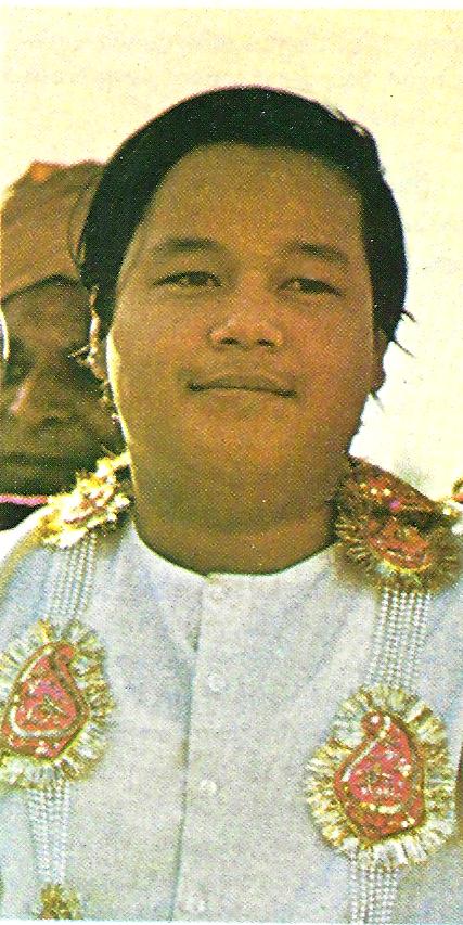 Prem Rawat aka Guru Maharaj Ji - Divine Light magazine Guru Puja Special 1973