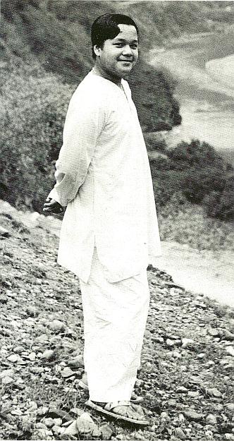 Prem Rawat aka Guru Maharaj Ji - Divine Light magazine Guru Puja Special 1973