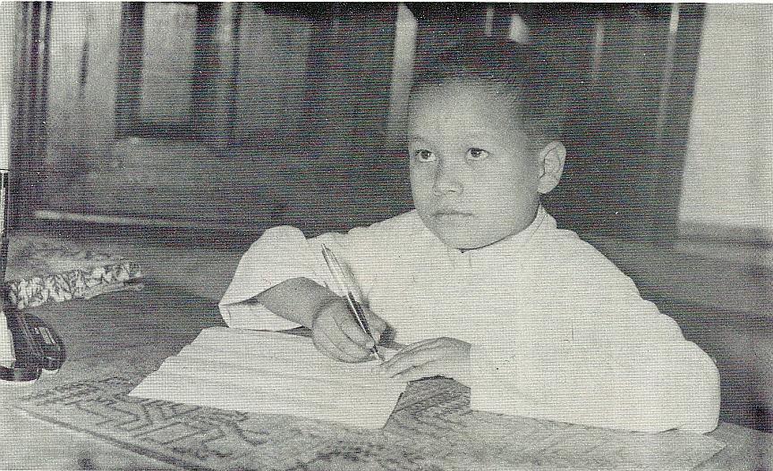 A Very Young Prem Rawat aka Guru Maharaj Ji - Divine Light magazine Guru Puja Special 1973