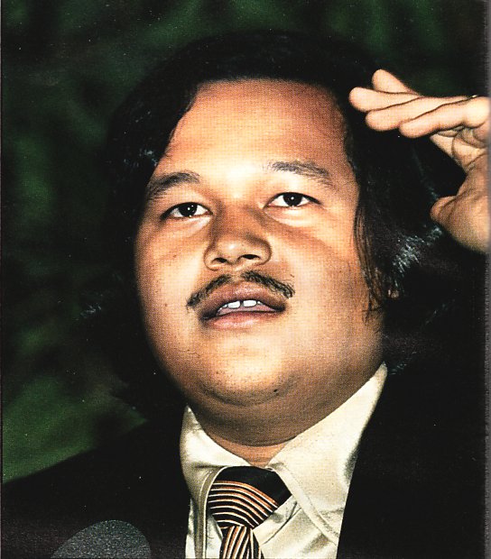 Prem Rawat (Maharaji) Fat and Jowly in Rhode Island, 1976