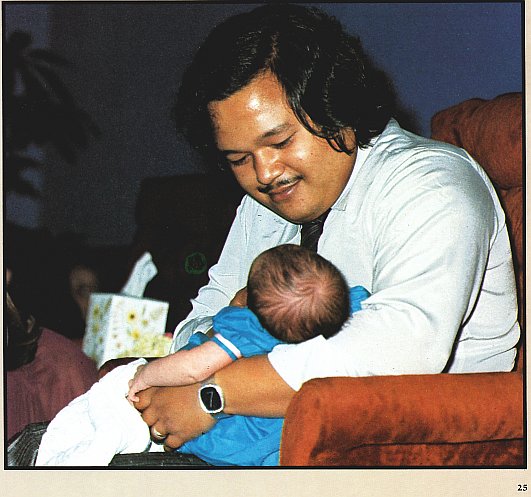 Prem Rawat (Maharaji) with child 1978