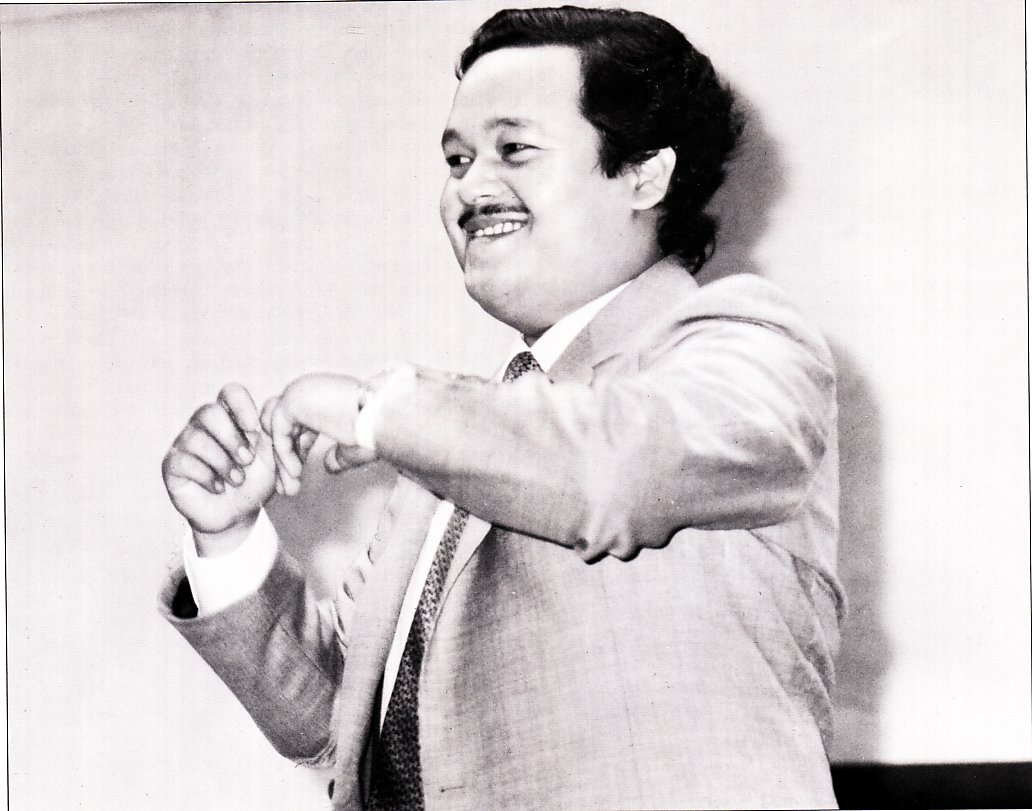 Prem Rawat (Maharaji) Dances On Stage In Armani, 1980