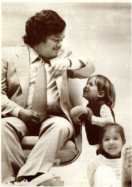 Prem Rawat aka (Guru) Maharaji with his eldest children on stage in Philadelphia, Pennsylvania; August 1978.