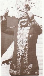 Prem Rawat dressed as the God Krishna in 1978