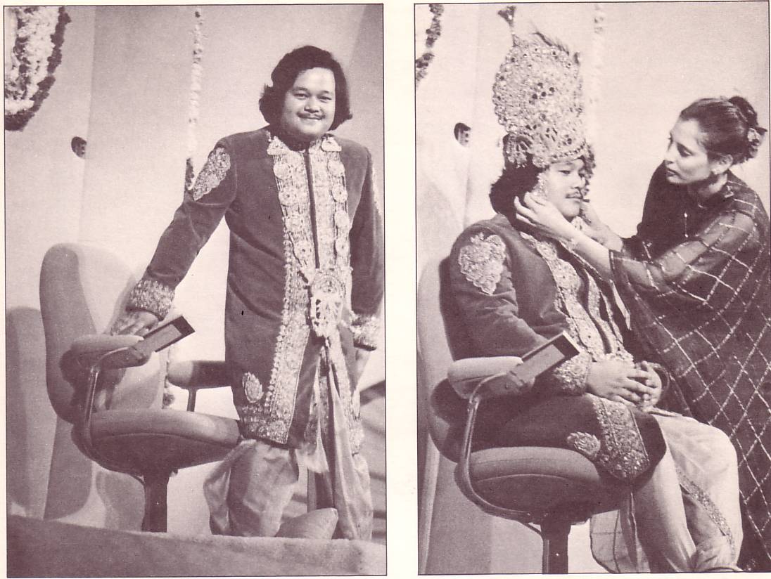 Prem Rawat's (Maharaji) Wife Durga Ji Places Crown On His Head 1978
