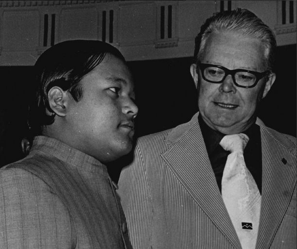 Prem Rawat With Denver Mayor, 1972