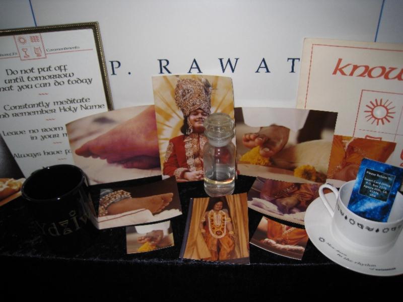 Prem Rawat's Photos Worshipped on Altar