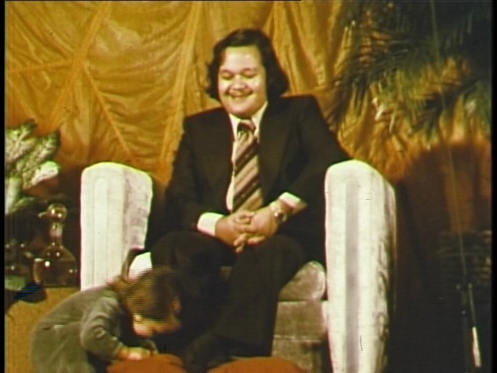 Prem Rawat's (Maharaji) Daughter Kissing His Feet Atlantic City 1976