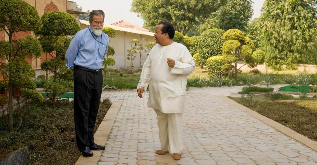 Ginda Lasseigne with Prem Rawat at Raj Vidya Kender