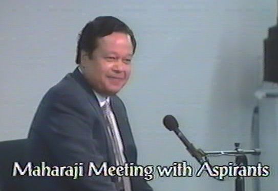 Maharaji with Aspirants 1993