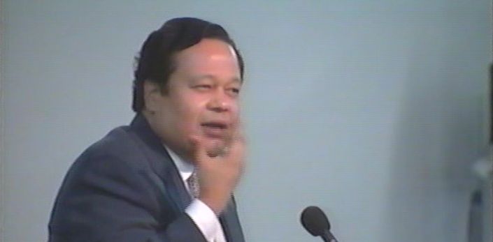 Maharaji with Aspirants 1993