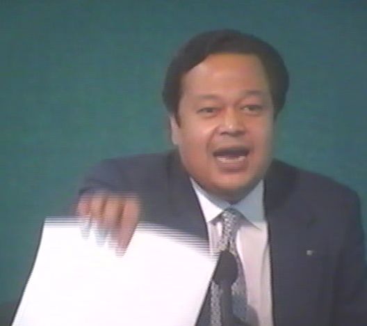 Maharaji with Aspirants 1993