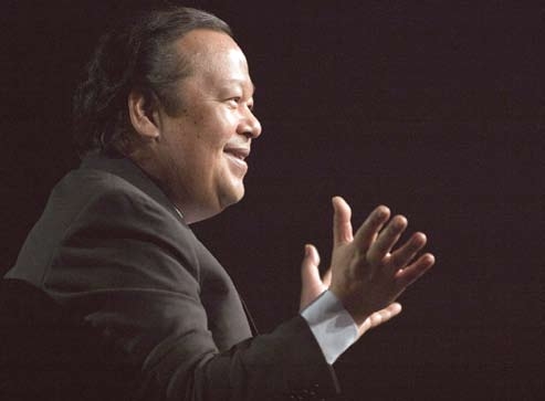 Prem Rawat aka Maharaji aka Guru Maharaj Ji Speechifying